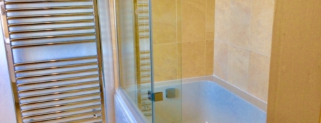 Old Mill Holiday Cottages - Rockery bathroom Old Mill Holiday Cottages - Rockery bathroom