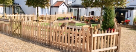 Old Mill Holiday Cottages - Goldfinch secure garden Old Mill Holiday Cottages - Goldfinch secure garden