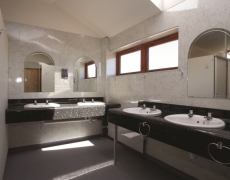 Middlewood Farm - Heated, modern toilet, shower and bath facilities. Middlewood Farm - Heated, modern toilet, shower and bath facilities.